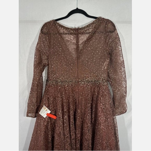NWT $798 Mac Duggal [‎ 8 ] Embellished Long Sleeve V Neck Gown in Chocolate - Picture 9 of 16